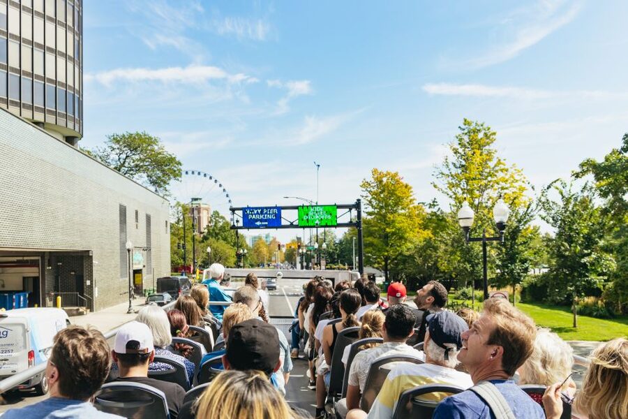Chicago: Hop-on Hop-off Sightseeing Tour by Open-top Bus - Museum Campus, Adler Planetarium, and the “family-friendly” break
