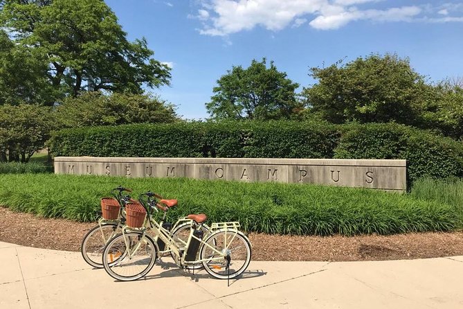 Chicago Lakefront Electric Bike Tour - Bikes, Helmets, and Comfort: The Stuff You Feel