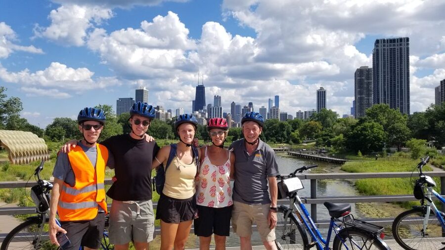 Chicago: Lakefront Neighborhoods Bike Tour - The Gold Coast Mansions: Seeing Wealth Without the Lecture