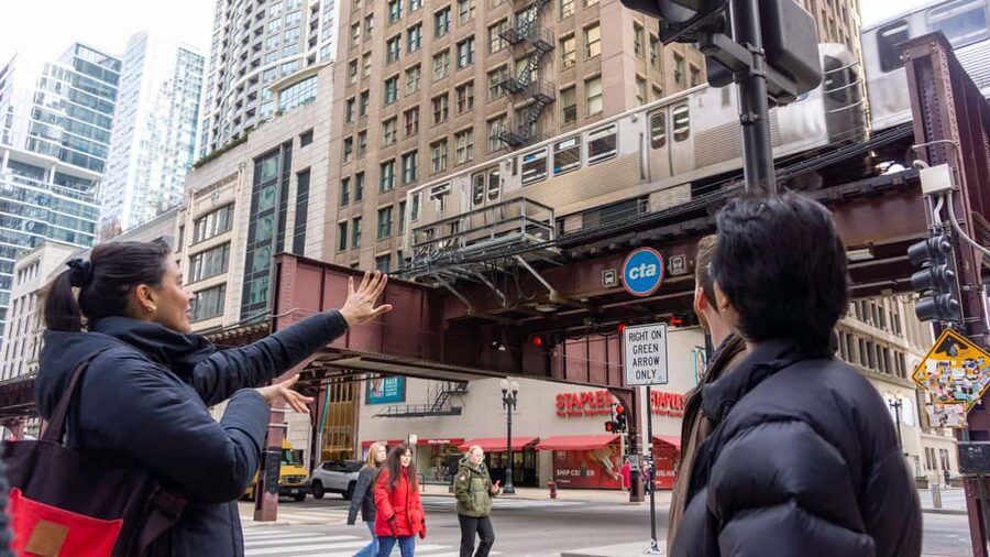 Chicago Loop: Art, Skyscrapers, Millennium Park & "The Bean" - The L and the Loop feel: transit as city design