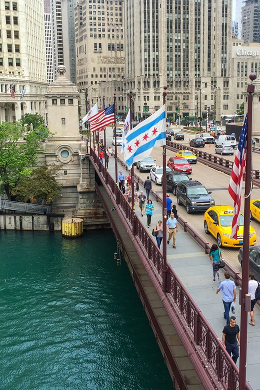 Chicago: Magnificent Mile Walking Tour - North Michigan Avenue icons: reading the skyline like a story