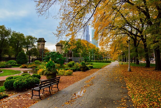 Chicago Millennium Park Self-Guided Walking Tour - Where to fit breaks and side time into the 20–30 minute essentials
