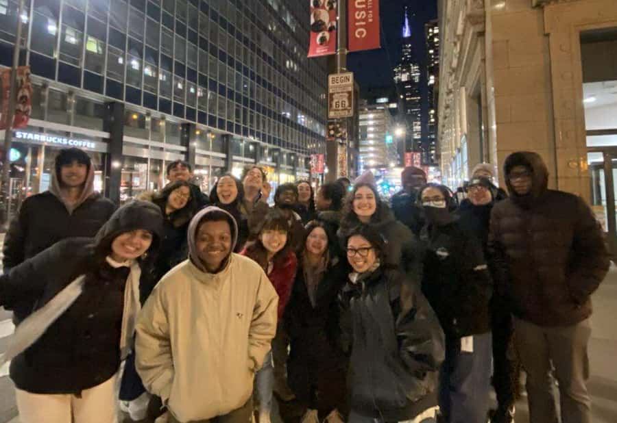 Chicago: Mobsters and Movies Walking Tour - Real mob haunts along the Riverwalk corridor