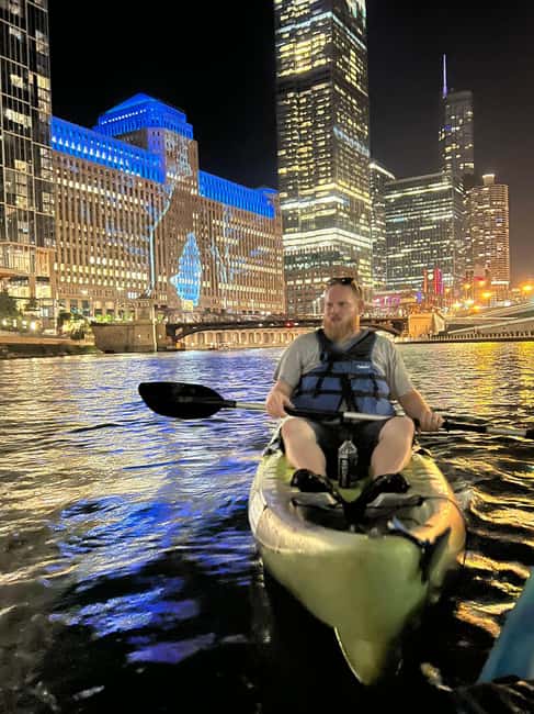 Chicago: Moonlight Paddle Tour on the Chicago River - Key Things That Make This Night Kayak Tour Worth It