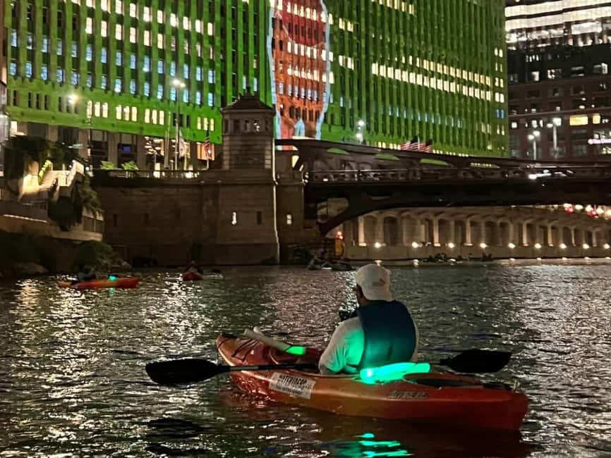 Chicago: Moonlight Paddle Tour on the Chicago River - Moonlight on the Chicago River: What the Night Views Feel Like