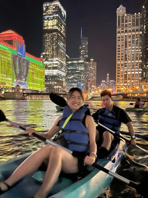 Chicago: Moonlight Paddle Tour on the Chicago River - Where You Glide: Willis Tower and Marina City at Night