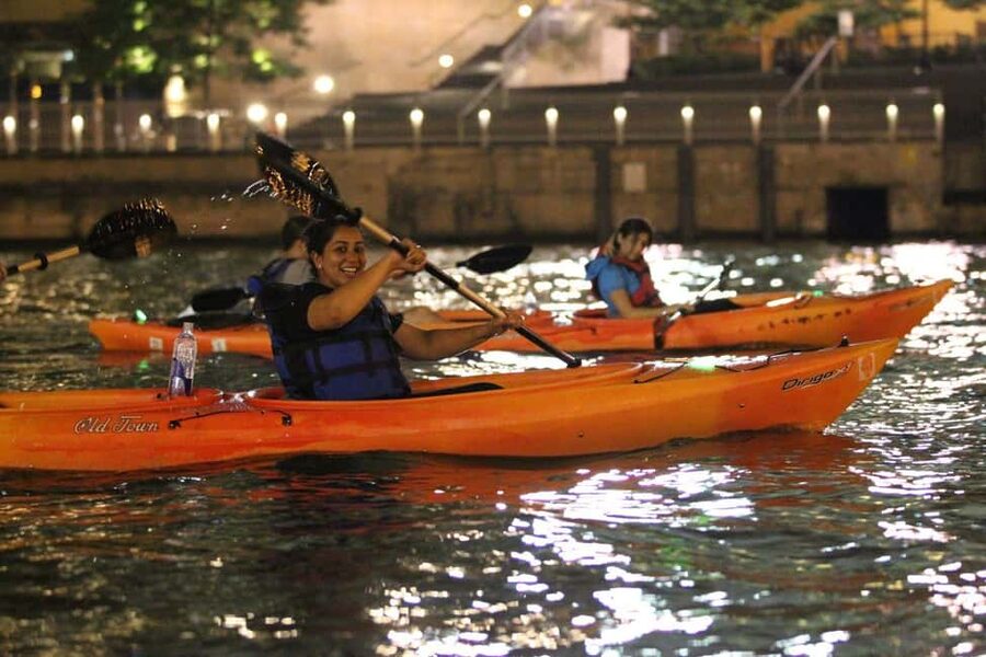 Chicago: Moonlight Paddle Tour on the Chicago River - Kayak Setup and the Safety Briefing Before You Paddle