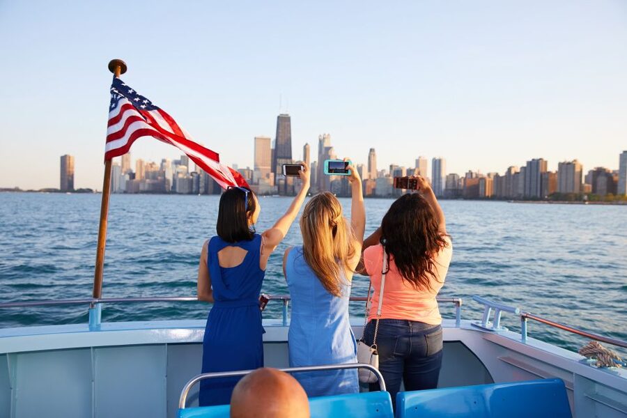 Chicago: Narrated Sightseeing River and Lake Cruise - Seating, comfort, and what to do if the weather changes