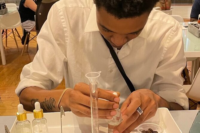 Chicago Perfume Making Classes on Magnificent Mile - Synthetic vs natural notes: how to pick without overthinking