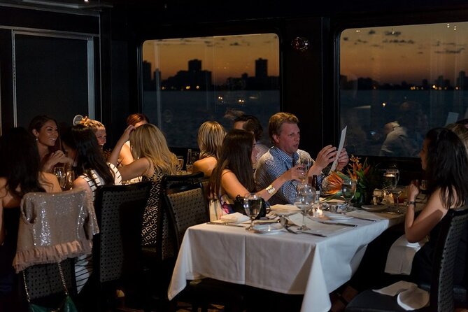 Chicago Premier Dinner Cruise on Lake Michigan - Service That Can Make the Night (and What to Watch For)