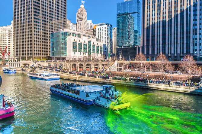 Chicago Premium Driving Tour with River Boat Cruise and Sky Deck - The narrated driving tour: context between the must-sees