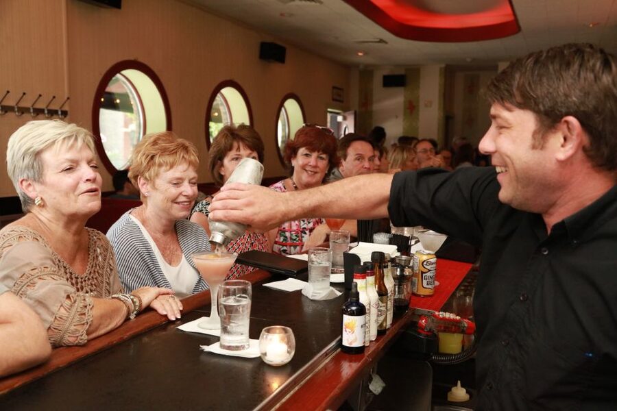 Chicago: Prohibition Speakeasies Bus Tour or Walking Tour - Drinks on the tour: ordering smart without overspending