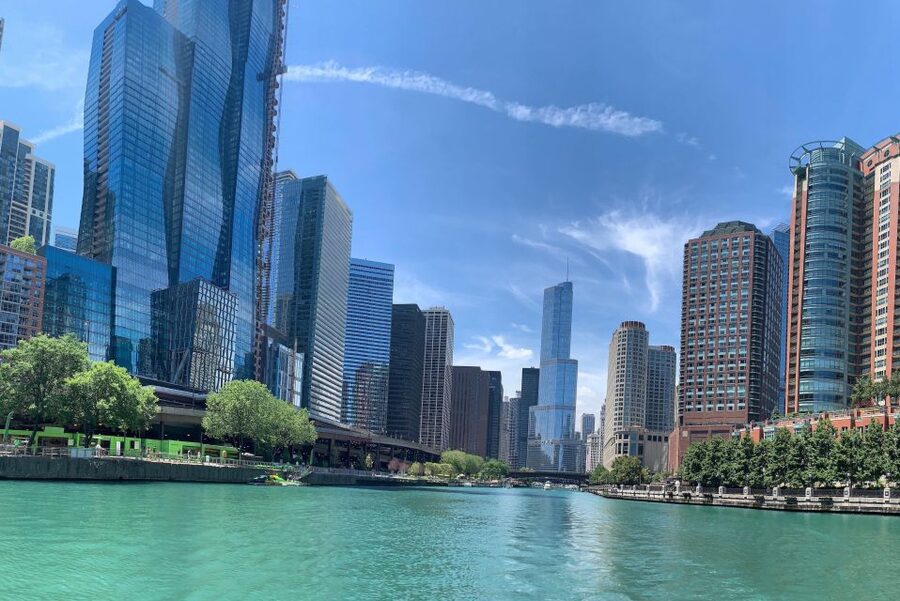 Chicago River: 1.5-Hour Guided Architecture Cruise - Getting Onboard Near Michigan Avenue Without the Hassle