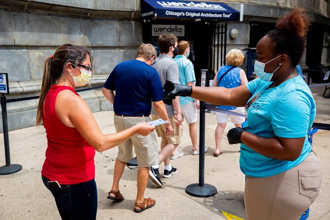 Chicago River 45-Minute Architecture Tour from Magnificent Mile - Merchandise Mart and the Lyric Opera House: When Landmarks Have a Job to Do