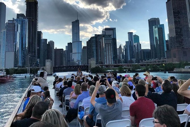 Chicago River 90-Minute Architecture Boat Tour - Chicago River Architecture Cruise: the easy way to read the skyline