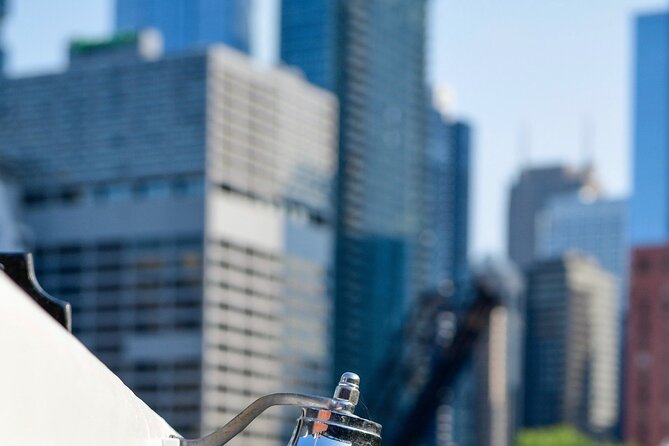Chicago River Architecture Tour Aboard a Historic Yacht - Stop 5: Michigan Avenue Bridge and the Bastille Bridge Views
