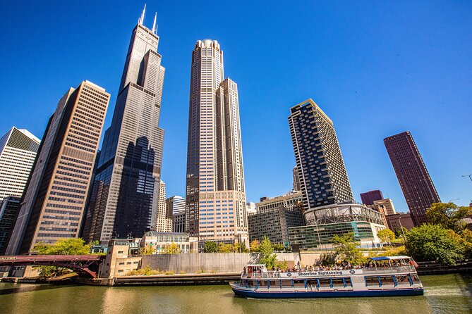 Chicago River Architecture Tour and Big Bus Hop-on Hop-off Tour - Where You Meet at 98 E Wacker Dr (and why the Riverwalk matters)