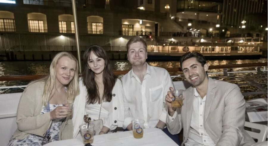 Chicago River: Guided Sunset Cocktail & Architecture Tour - Who This Sunset Cruise Fits Best
