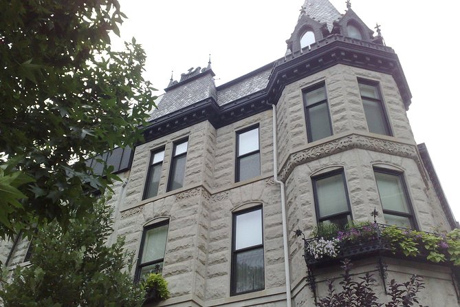 Chicago's Gold Coast Hidden History: A Self-Guided Audio Walk - Stop 1: Dioramas, the South Side Elevated, and Lincoln’s Deathbed