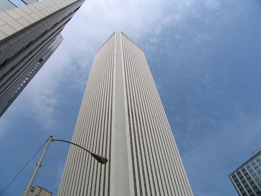 Chicago's Modern Skyscrapers Guided Walking Tour - Mies van der Rohe, Mayor Daley, and the Chicago Modernism playbook