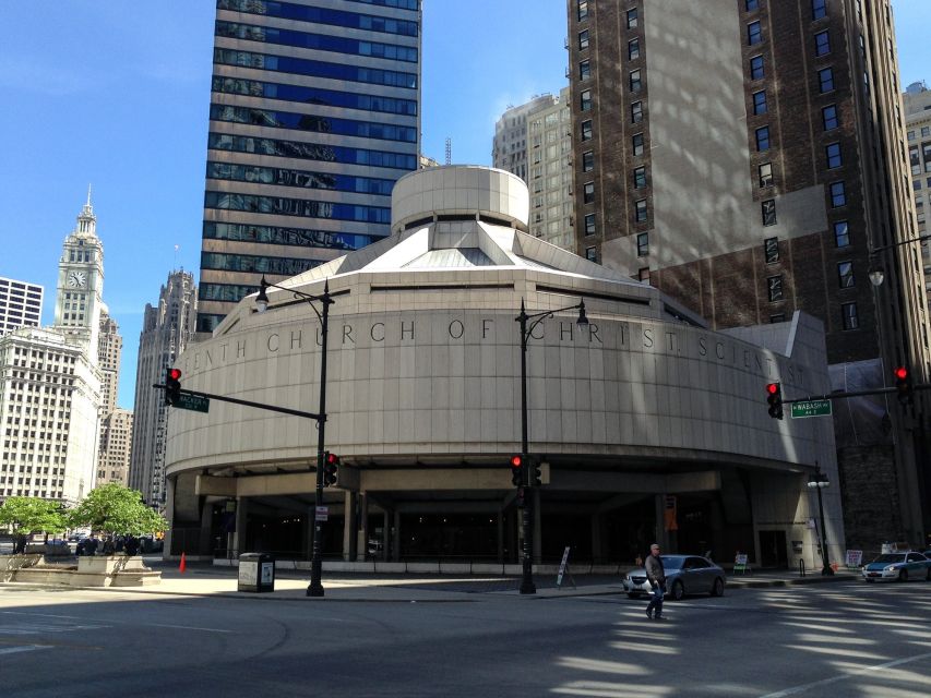 Chicago's Modern Skyscrapers Guided Walking Tour - Marina City, the Daley Center, and the IBM Building from street level