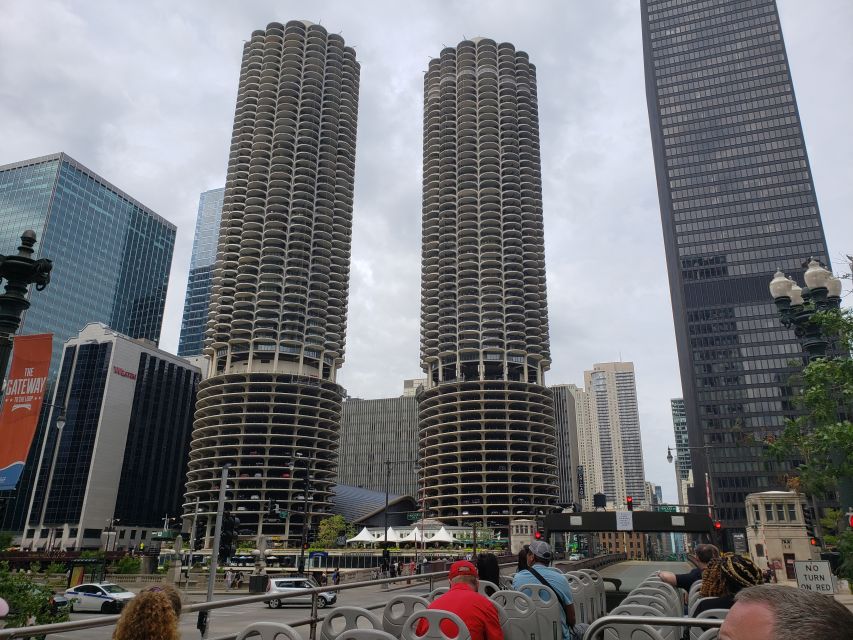 Chicago's Modern Skyscrapers Guided Walking Tour - Bertrand Goldberg and Harry Weese: styles you can spot quickly
