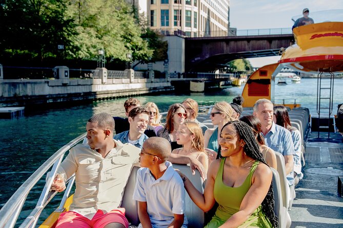 Chicago Seadog River & Lake Architectural Tour - Weather and wind: why your itinerary might change
