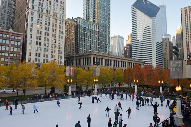 Chicago Seasonal Stroll Walking Tour of Holiday Attractions - Millennium Park’s holiday core: Christmas Tree, rink, and Cloud Gate