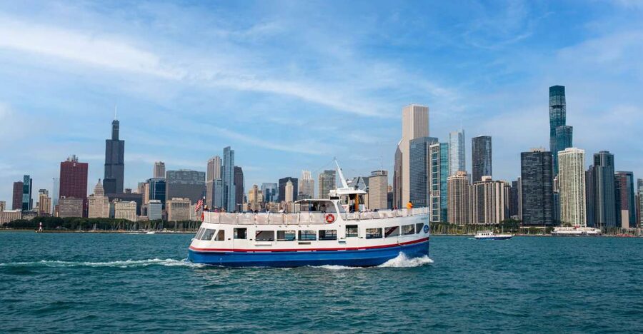 Chicago: Shoreline Lake Michigan Skyline Cruise - 30 minutes on the water: quick route, big skyline payoff