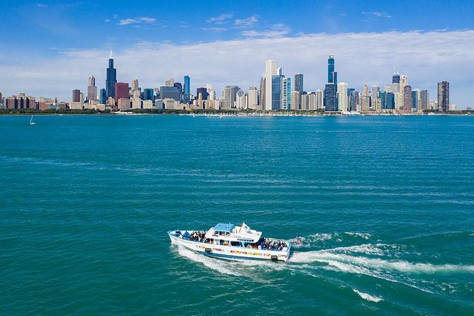 Chicago Sightseeing River and Lake Cruise - Landmark passes: what you’ll see from boat level