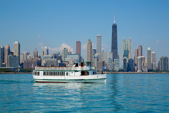 Chicago Sightseeing River and Lake Cruise - Lake Michigan segment: skyline views with breathing room