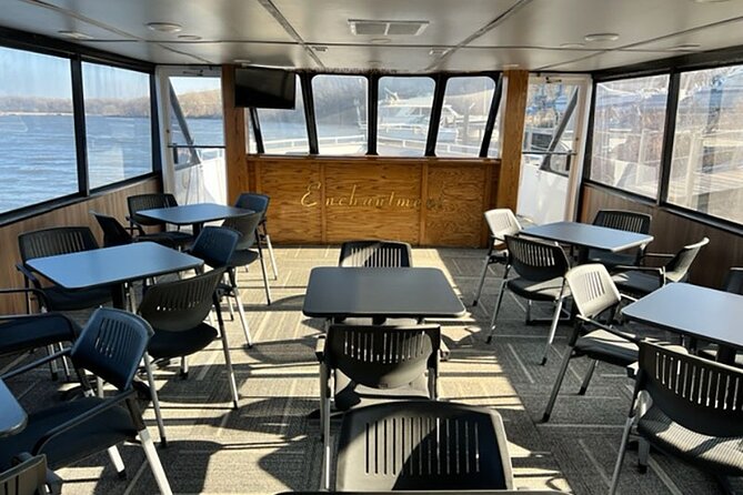 Chicago Skyline Tiki Chic Party Cruise on Lake Michigan - The bar and island music: what is included vs. what costs extra