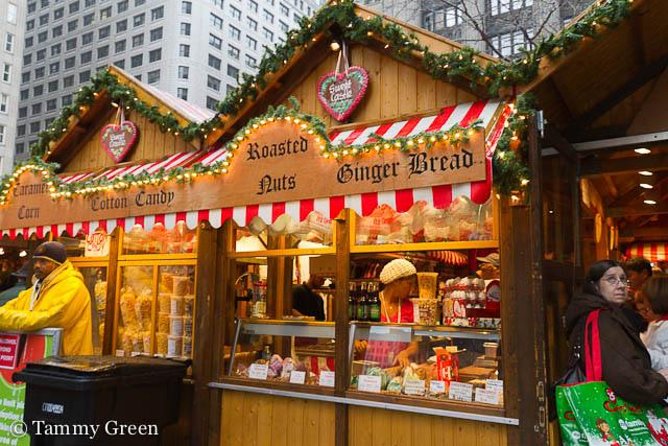 Chicago-Style Holiday Hike: Festive Food and Walking Tour - Where the tour starts (and why that location is smart)
