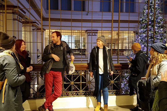 Chicago-Style Holiday Hike: Festive Food and Walking Tour - Diet needs: what you can count on