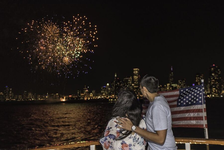 Chicago: Summer Fireworks Cruise with 3D Glasses and Music - The big show: Navy Pier fireworks with music and 3D glasses