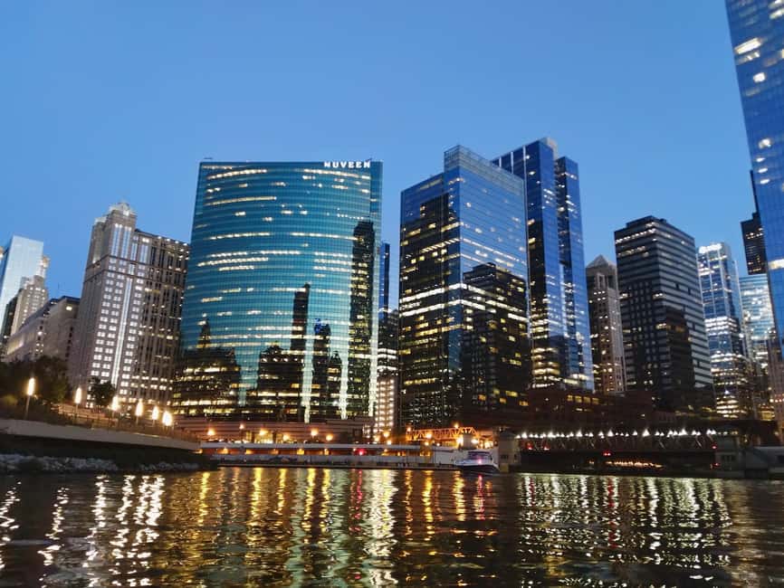 Chicago: Sunset Kayak Tour on the Chicago River - Why golden hour changes everything on the Chicago River