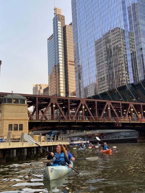 Chicago: Sunset Kayak Tour on the Chicago River - Getting ready: safety briefing and gear basics that matter