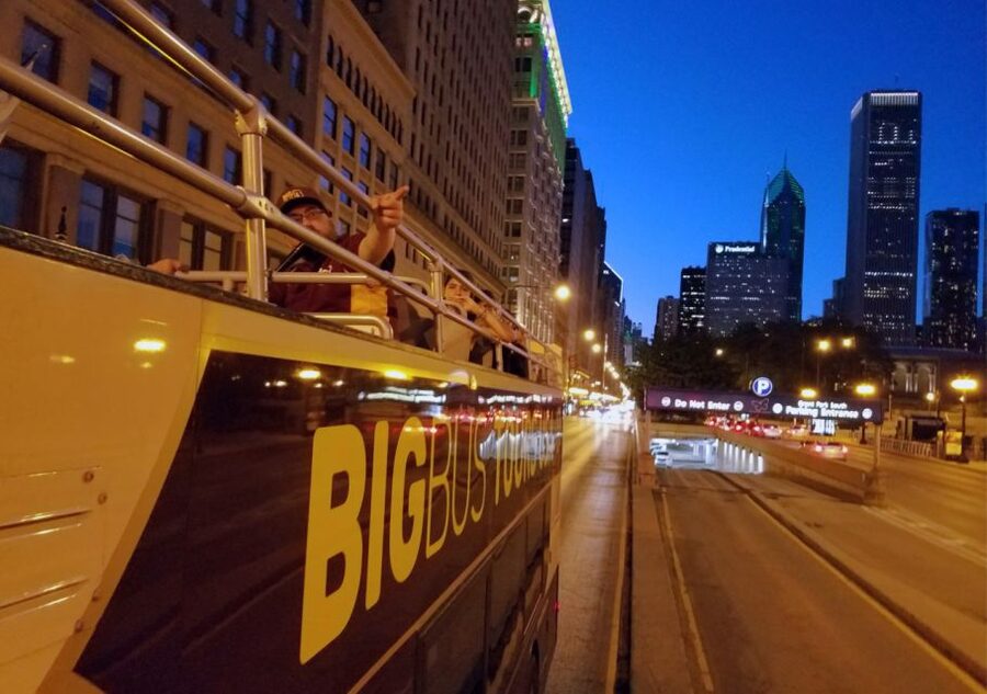 Chicago: Sunset Tour by Open-top Bus with Live Guide - Museum Campus and Lake Michigan: The Skyline View You’ll Remember