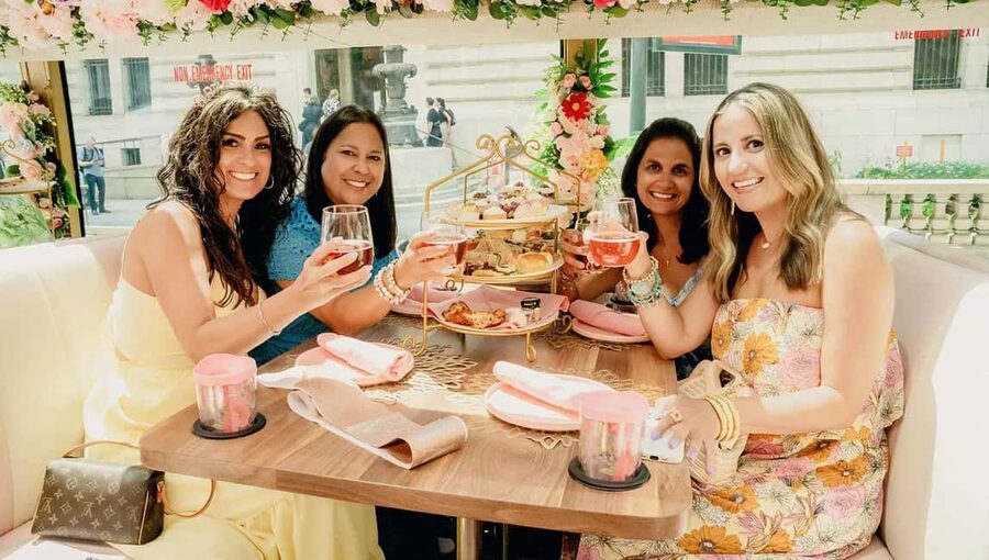 Chicago: Tea Around Town With Curated Teas & Iconic Sights - Who should book this, and who should skip it