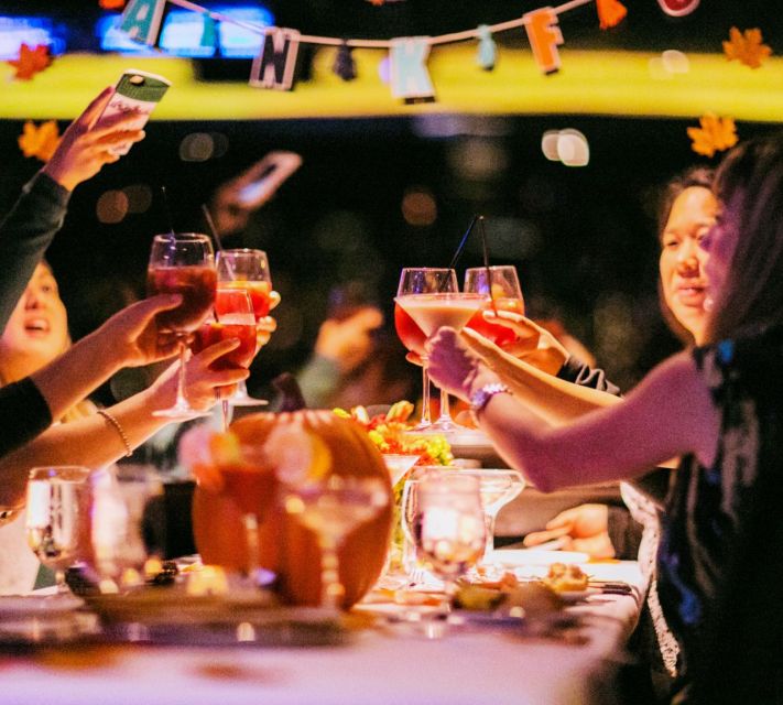 Chicago: Thanksgiving Gourmet Lunch Cruise on Chicago River - What You’ll See: Willis Tower, DuSable Bridge, and More