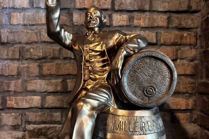 Chicago to Milwaukee Day Trip with Brewery Tour & City Highlights - Milwaukee Public Market and the Riverwalk: where your stomach leads