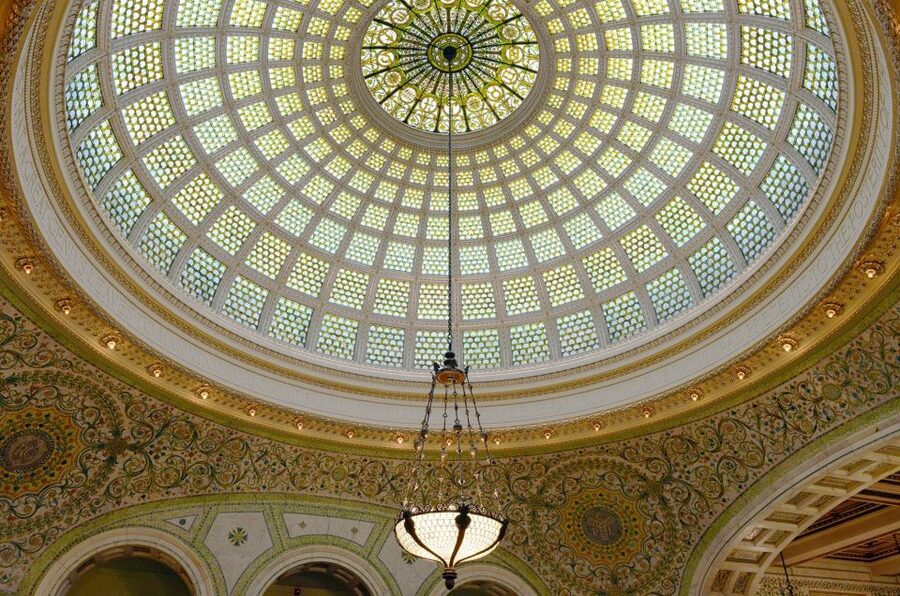 Chicago: Treasures of the Golden Age Walking Tour - Palmer House: a restored 1920s hotel with built-in drama