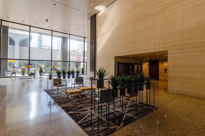 Chicago Walking Tour: Modern Architecture - Michigan Avenue Sightlines: Apple Store and Why Street-Level Details Count