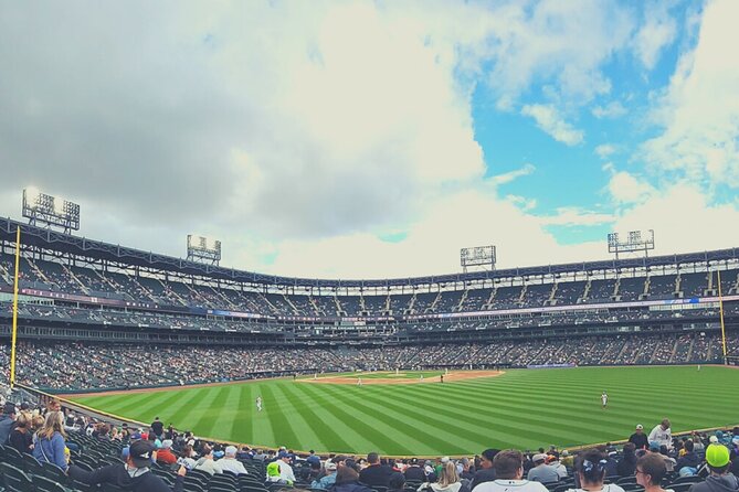 Chicago White Sox Baseball Game Ticket at Guaranteed Rate Field - Food, refreshments, and merch: the stadium basics that shape your comfort
