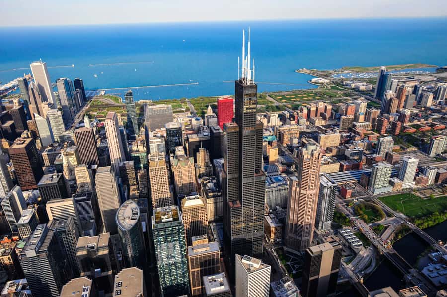 Chicago: Willis Tower Skydeck and The Ledge Ticket - The theater presentation and the 103rd-floor layout