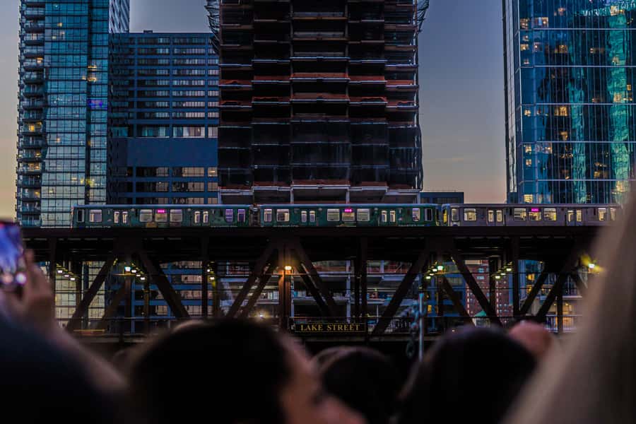 Chicago: Wind and Souls Adults Only Guided Ghost Tour - Alley of Death behind the James M. Nederlander Theatre: when the city narrows
