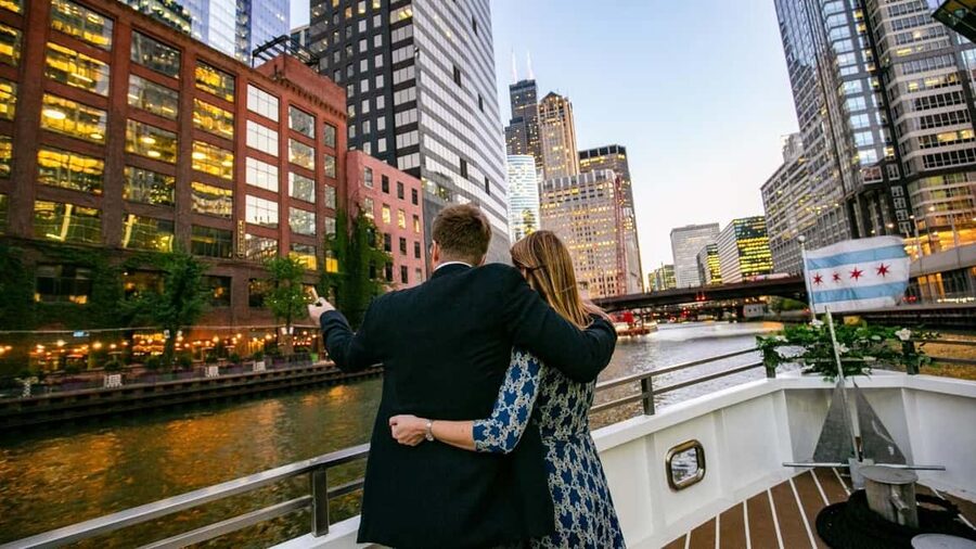 City Cruises Chicago: Brunch, Lunch, or Dinner River Cruise - What It Feels Like Onboard: Pace, Music, and Service