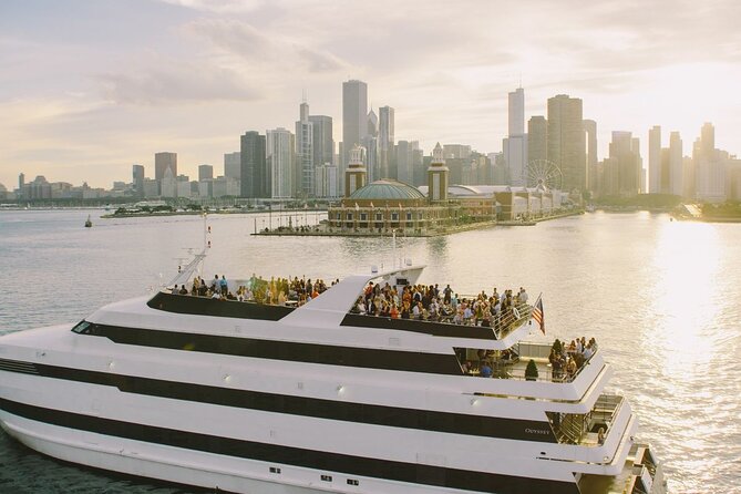 City Cruises: Chicago Fireworks Premier Dinner Cruise - Service, timing, and the DJ vibe: great when it clicks