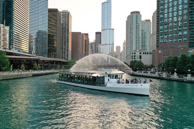 City Cruises Chicago: Fireworks Premier Plus Dinner Cruise - A Chicago Fireworks Dinner Cruise That Feels Like a Plan