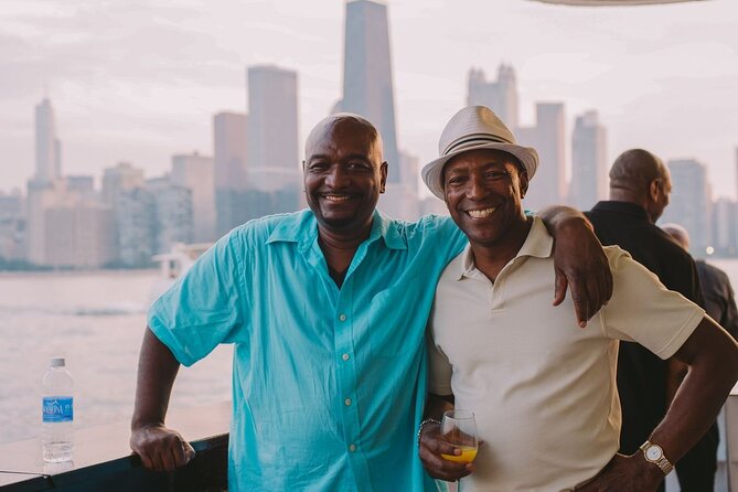 City Cruises Chicago: Fireworks Signature Dinner Cruise - Who should book this cruise (and who might want a different plan)